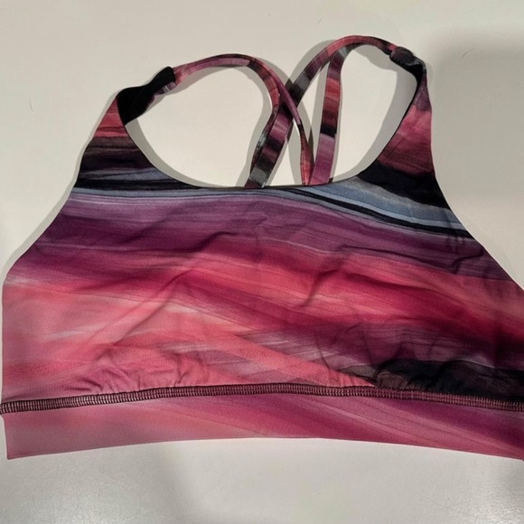 Lululemon Energy Bra - size 6 - Picture 3 of 4
